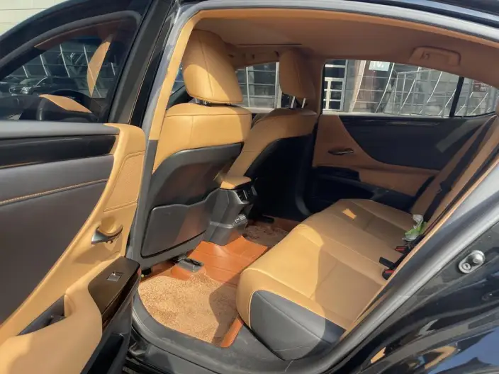 Lexus ES 2024 Model 200 Premium – фото 9