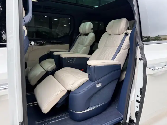 ZEEKR 009 2024 Model 2WD Edition 310kW 6 seat – фото 8