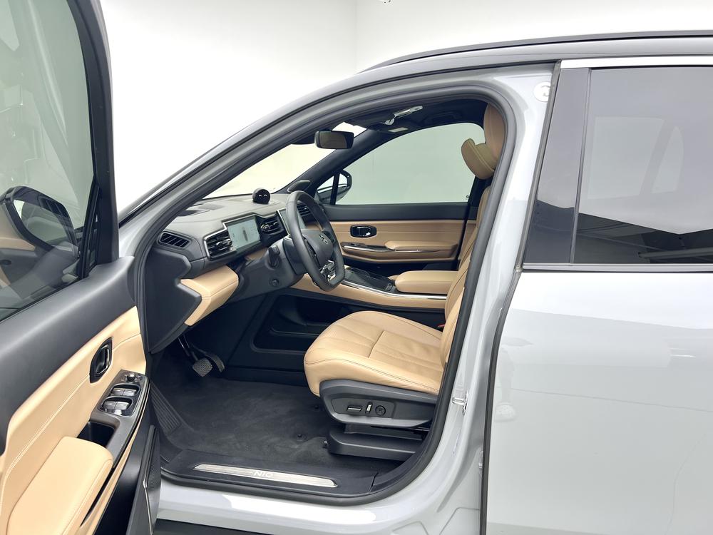 NIO ES8 2020 580km Signature 6-Seater – фото 17