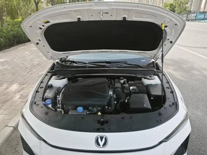 Changan UNI-V 2024 Model 1.5T Noble Model – фото 7