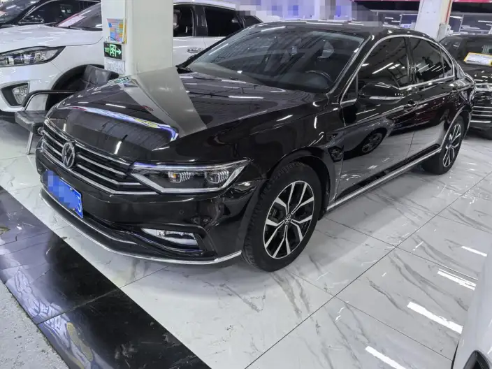 Volkswagen Magotan 2020 Model 330TSI DSG Leading Model – фото 1
