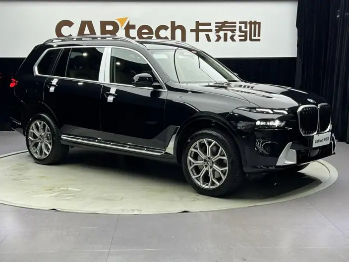 BMW X7 2023 Model xDrive40i Leading Model Luxury Set – фото 3