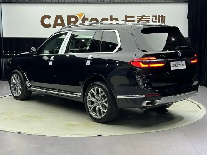 BMW X7 2023 Model xDrive40i Leading Model Luxury Set – фото 5