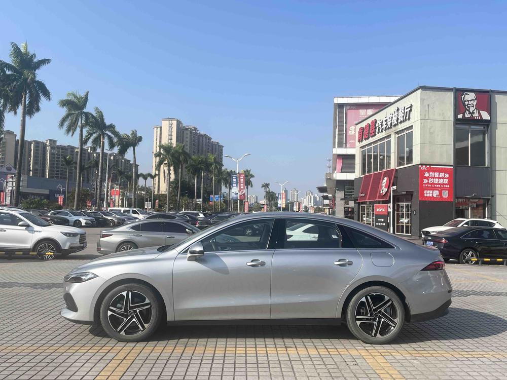 Roewe D7 DMH 2023 125 Flagship