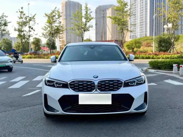 BMW 3 Series 2023 Model 325Li M Sports Set – фото 2