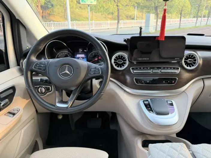 Mercedes-Benz V-Class 2022 Model V 260 Pilot Edition – фото 6