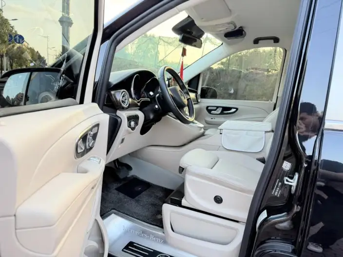 Mercedes-Benz V-Class 2022 Model V 260 Pilot Edition – фото 7