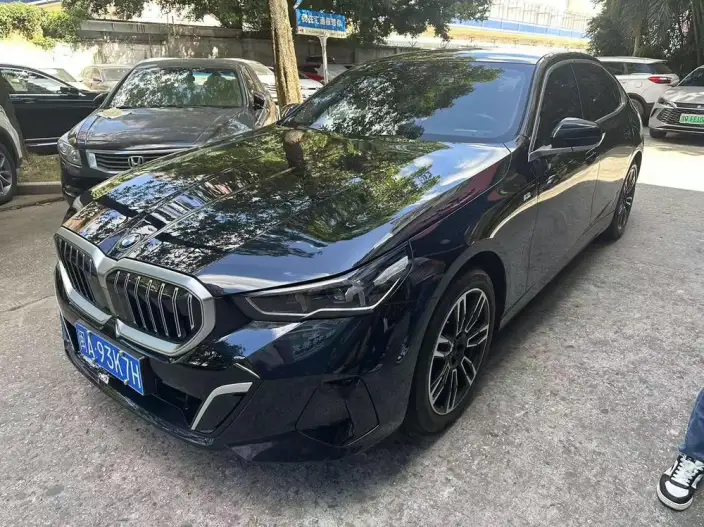 BMW 5 Series 2024 Model 525Li M Sports Set – фото 1