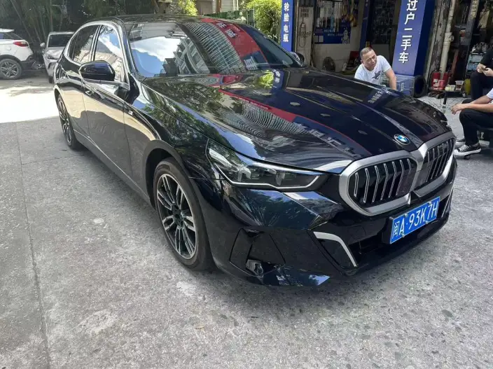 BMW 5 Series 2024 Model 525Li M Sports Set – фото 3