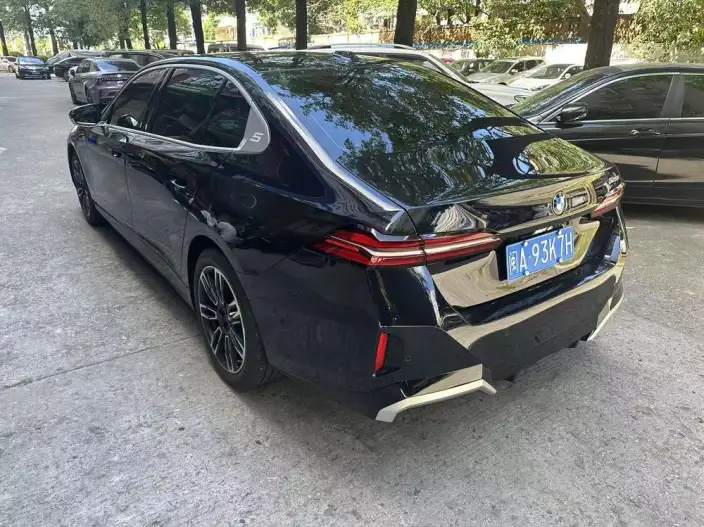 BMW 5 Series 2024 Model 525Li M Sports Set – фото 4