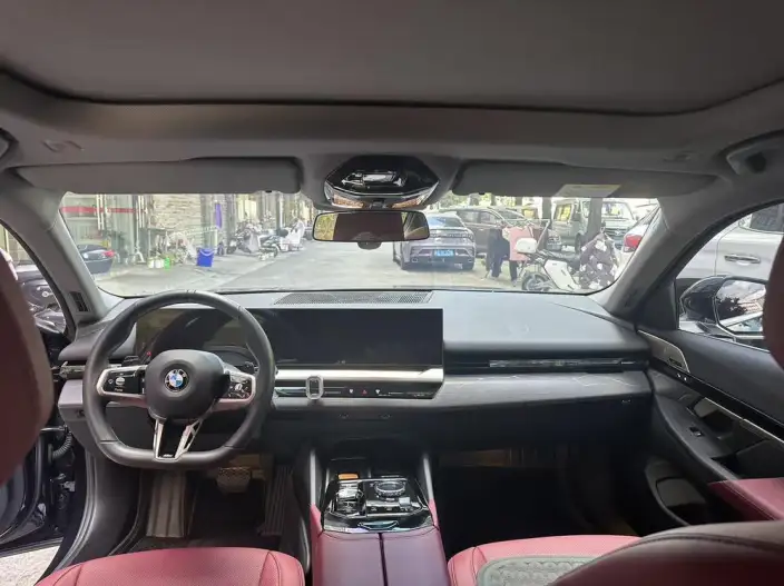 BMW 5 Series 2024 Model 525Li M Sports Set – фото 7