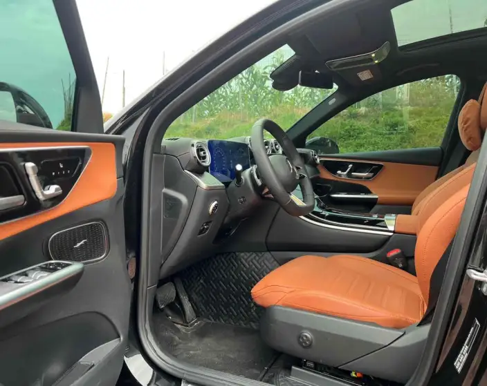 Mercedes-Benz GLC 2025 Model GLC 260 L 4MATIC Luxury Model 5 seat – фото 8