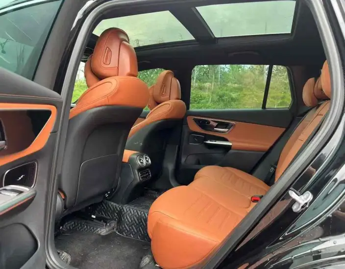 Mercedes-Benz GLC 2025 Model GLC 260 L 4MATIC Luxury Model 5 seat – фото 9
