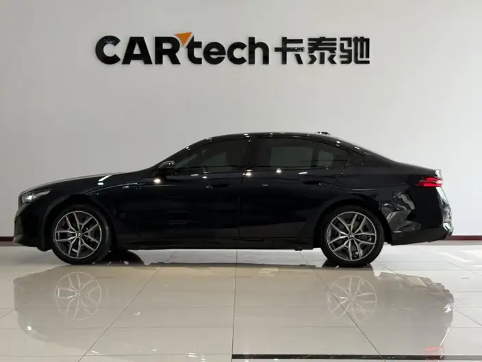 BMW 5 Series Imported 2024 Model 530i Leading Model M Sports Set – фото 4