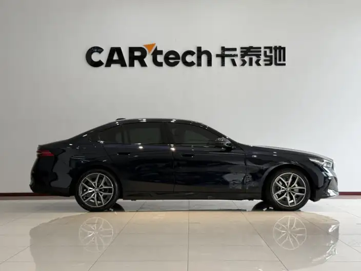 BMW 5 Series Imported 2024 Model 530i Leading Model M Sports Set – фото 8