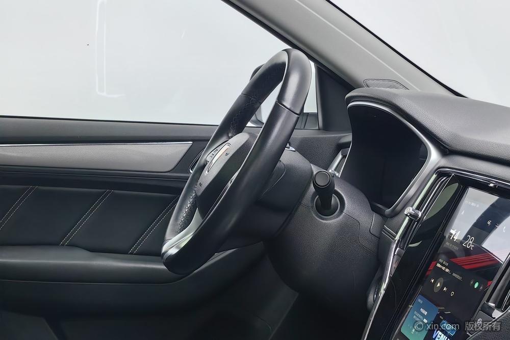 Roewe RX5 2016 30T 2WD Automatic Internet Smart Enjoy – фото 7