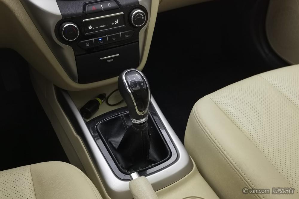 Changan Eado 2015 1.6L Manual Luxury China V – фото 16