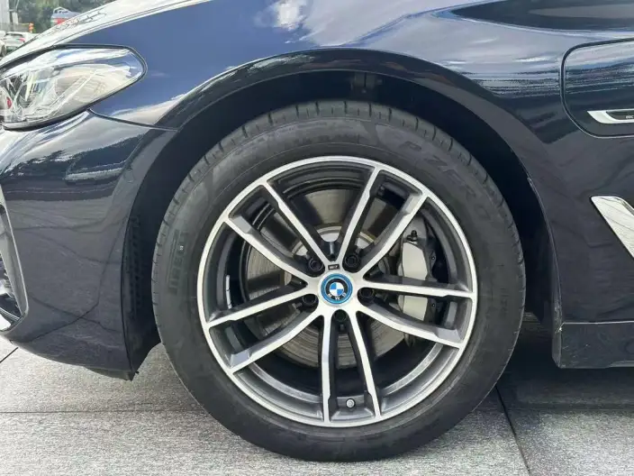 BMW 5 Series PHEV 2021 Model Facelift 535Le M Sports Set – фото 9