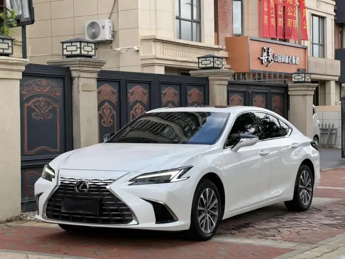 Lexus ES 2025 Model 200 Premium
