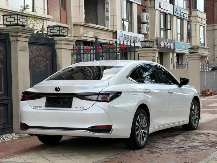Lexus ES 2025 Model 200 Premium – фото 6