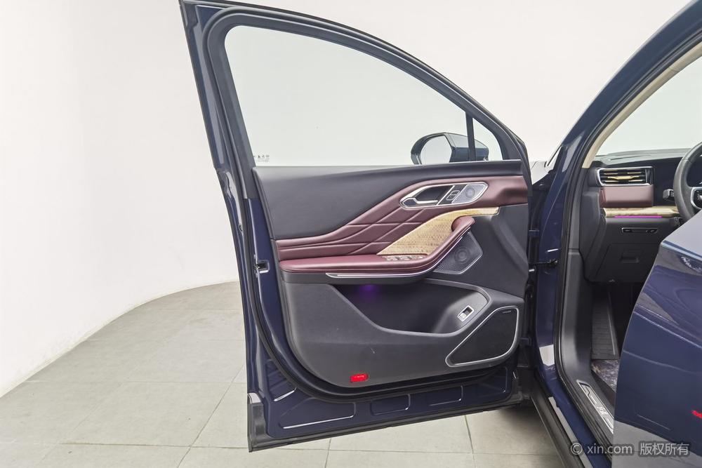 Hongqi HS7 Раздел 2023 2.0T 4WD Flag Ling Edition 6 seat – фото 21