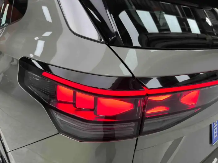 Volkswagen Tayron 2025 Model Volkswagen Tayron L 380TSI 4WD Luxury – фото 9