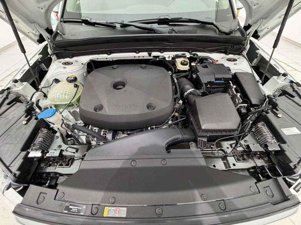 Volvo XC40 2022 T4 AWD Intelligent Travel Fashion – фото 9