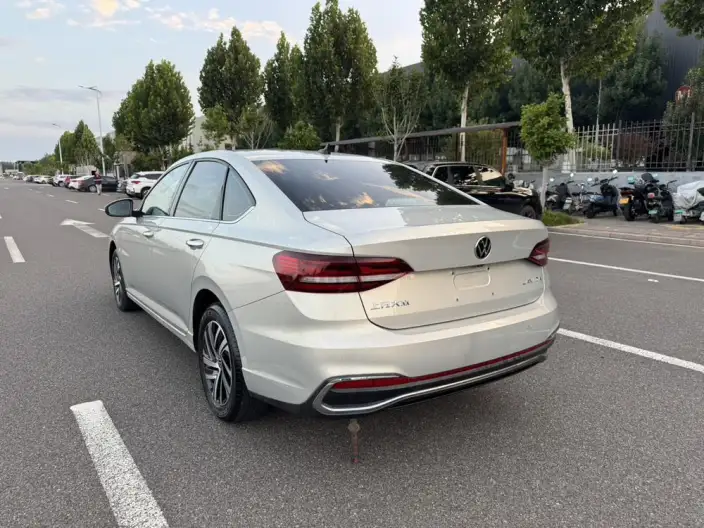 Volkswagen Lavida 2023 Model 1.5L Automatic Five million editions – фото 5