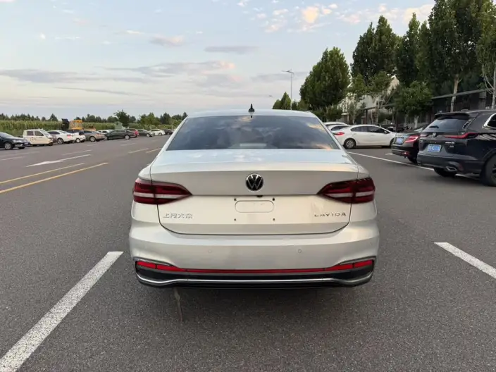 Volkswagen Lavida 2023 Model 1.5L Automatic Five million editions – фото 6