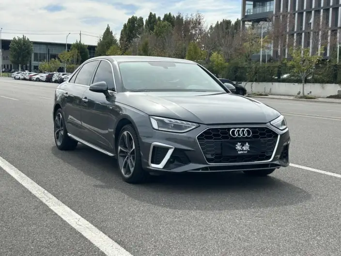 Audi A4 L 2022 Model 40 TFSI Fashion Dynamic Model – фото 3