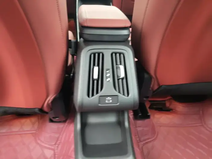BMW X1 2026 Model sDrive25Li X Design Set – фото 7