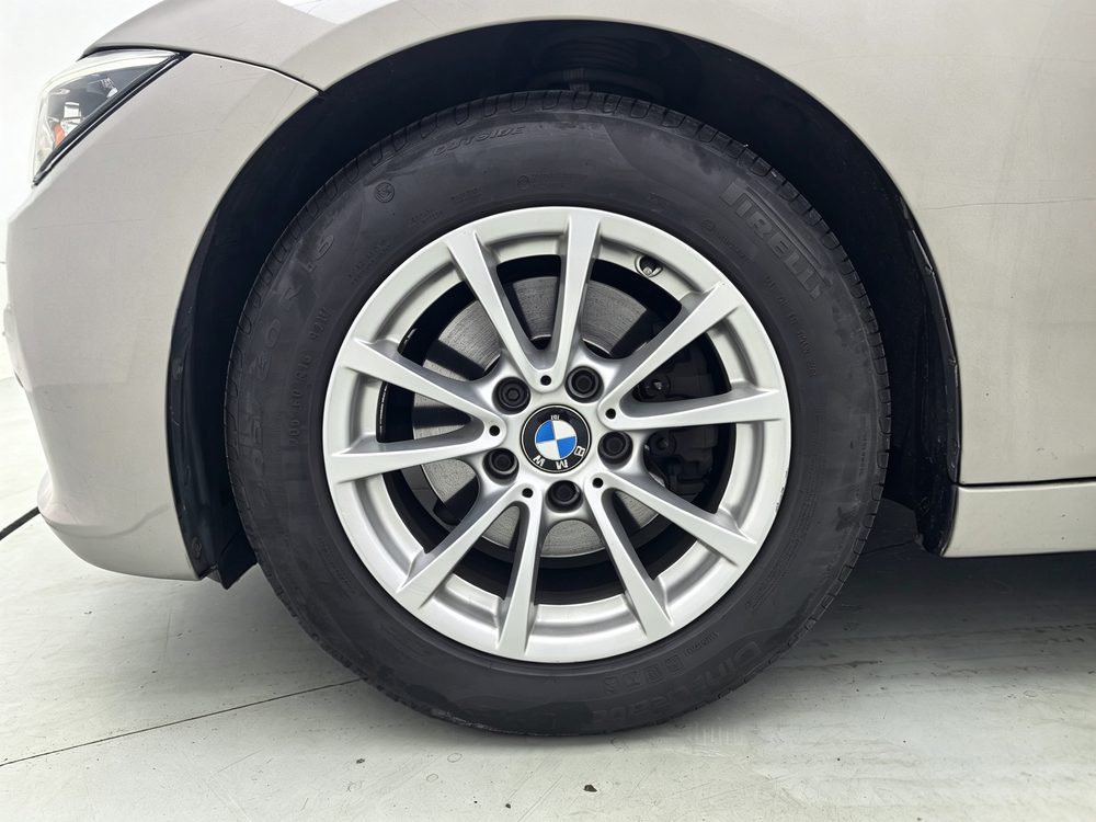 BMW 3 Series 2015 316i Entry – фото 9