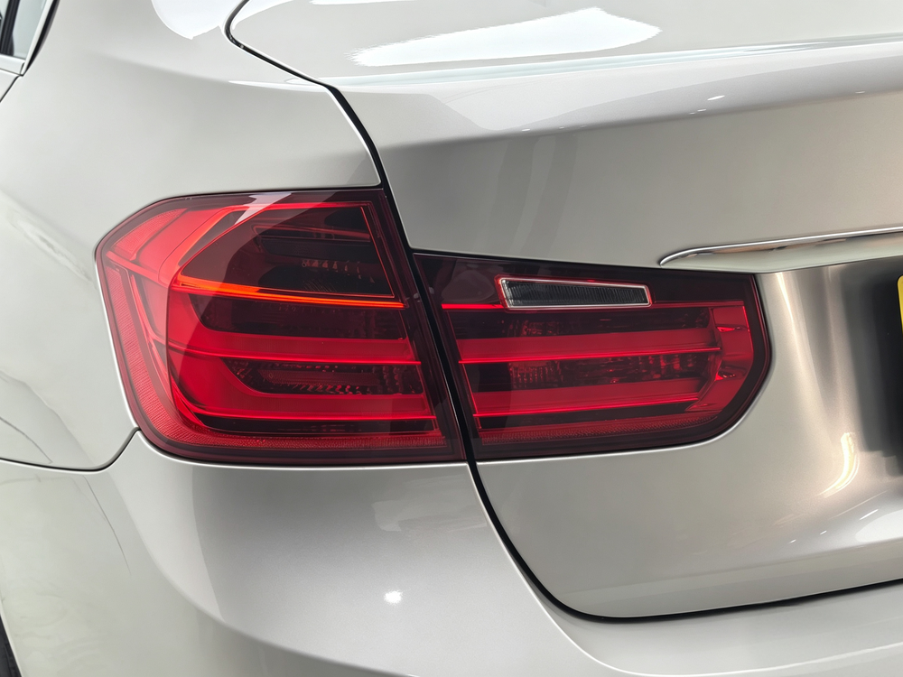 BMW 3 Series 2015 316i Entry – фото 13
