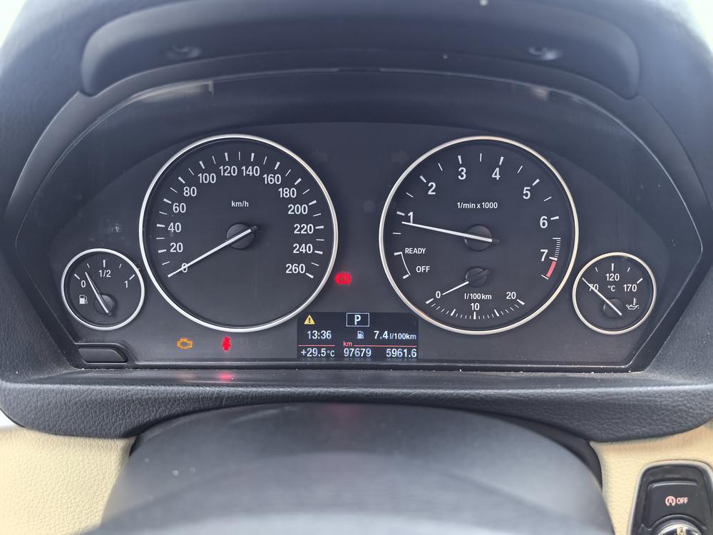 BMW 3 Series 2015 316i Entry – фото 16