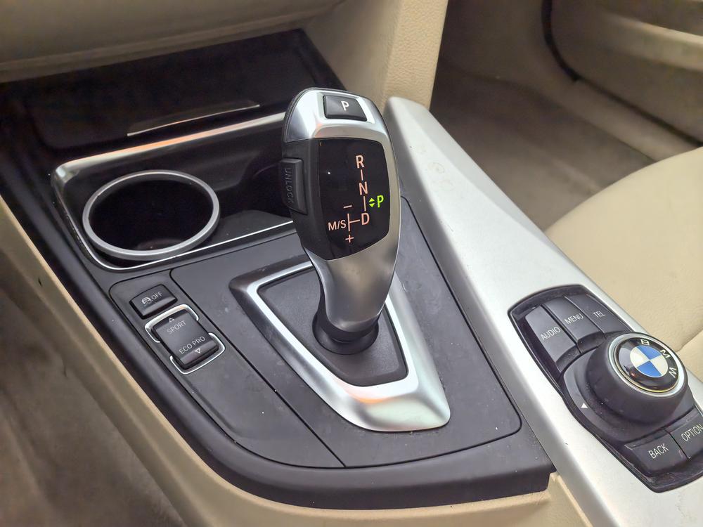 BMW 3 Series 2015 316i Entry – фото 18