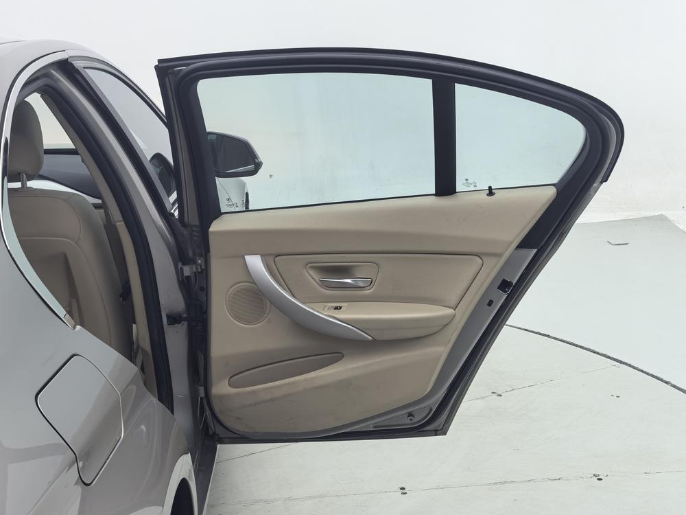 BMW 3 Series 2015 316i Entry – фото 28