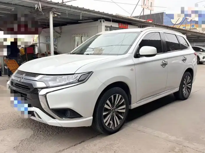 Mitsubishi Outlander 2021 Model 2.0L 2WD Smooth Ride Edition 5 seat – фото 1