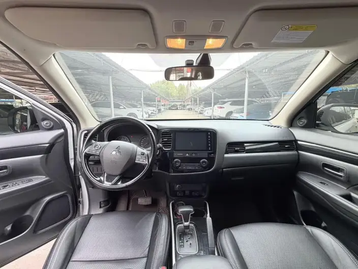 Mitsubishi Outlander 2021 Model 2.0L 2WD Smooth Ride Edition 5 seat – фото 9