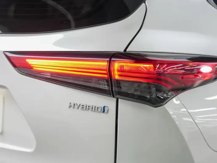 Toyota Highlander 2023 Model Hybrid 2.5L 4WD Supreme Edition 7 seat – фото 8