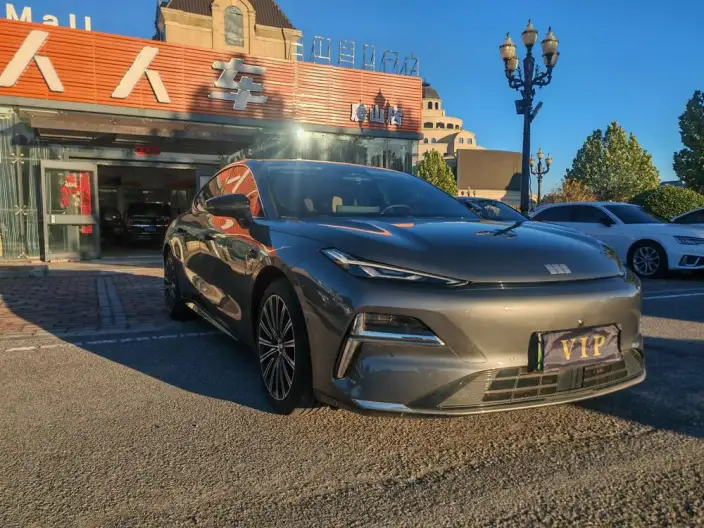 Geely Galaxy E8 PHEV 2025 Model 130km EM-P Tiggo Edition