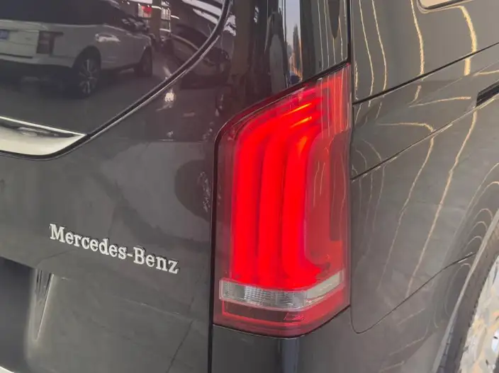 Mercedes-Benz V-Class 2024 Model V 300 L Long wheelbase Deluxe Edition – фото 9