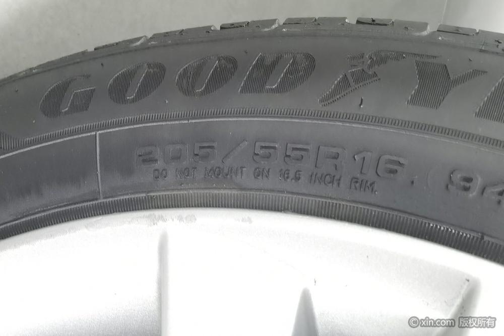 Citroën C-Triomphe 2013 модификация Тройная литиевая батарея кузов 2.0L Manual серия Baojun тип – фото 11