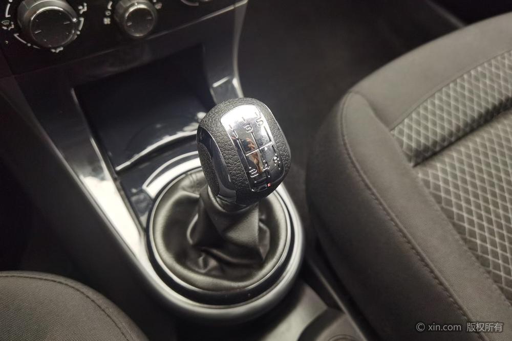 Citroën C-Triomphe 2013 модификация Тройная литиевая батарея кузов 2.0L Manual серия Baojun тип – фото 16