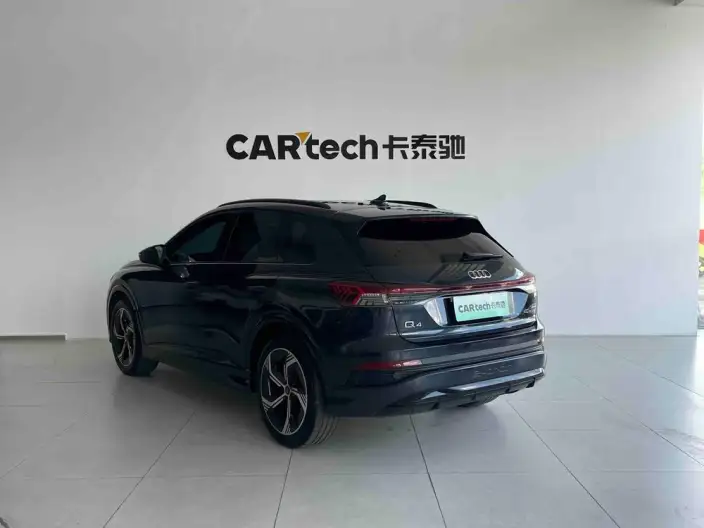 Audi Q4 e-tron 2023 Model 40 e-tron Genesis Night Edition – фото 4