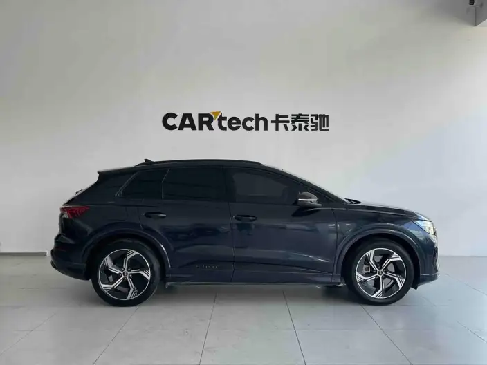 Audi Q4 e-tron 2023 Model 40 e-tron Genesis Night Edition – фото 7