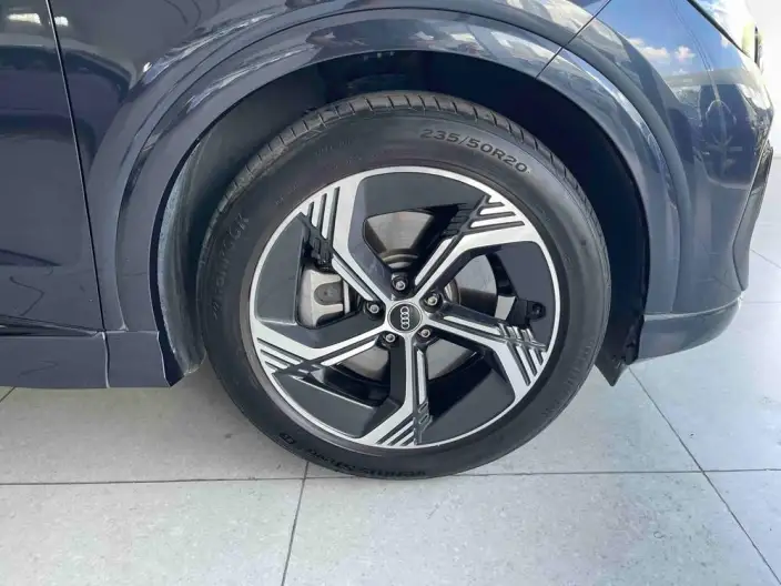 Audi Q4 e-tron 2023 Model 40 e-tron Genesis Night Edition – фото 8