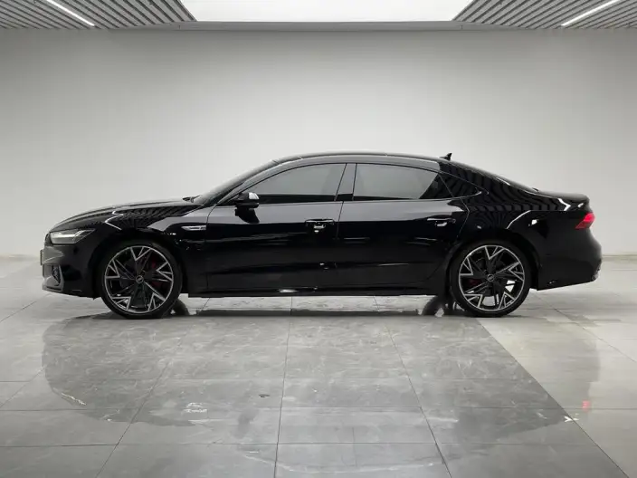 Audi A7 L 2024 Model 45 TFSI quattro Black Samurai Edition – фото 4
