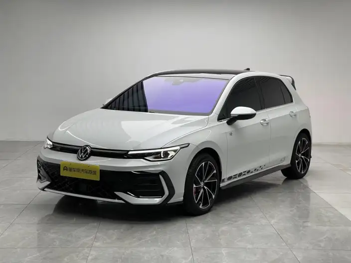 Volkswagen Golf 2025 Model Facelift 300TSI R-Line – фото 1