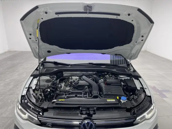 Volkswagen Golf 2025 Model Facelift 300TSI R-Line – фото 10