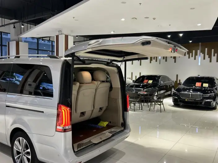 Mercedes-Benz V-Class 2021 Model V 260 Pilot Edition – фото 7